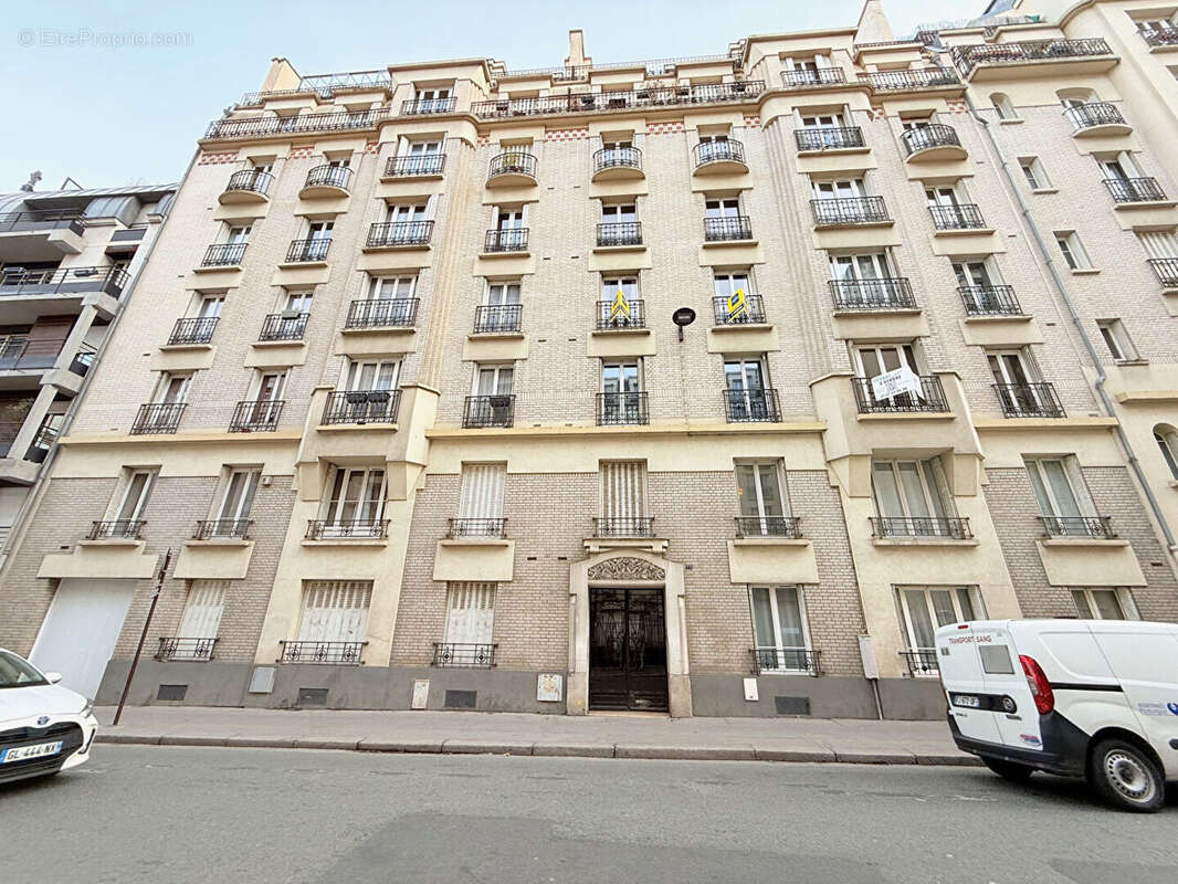 Appartement à PARIS-14E