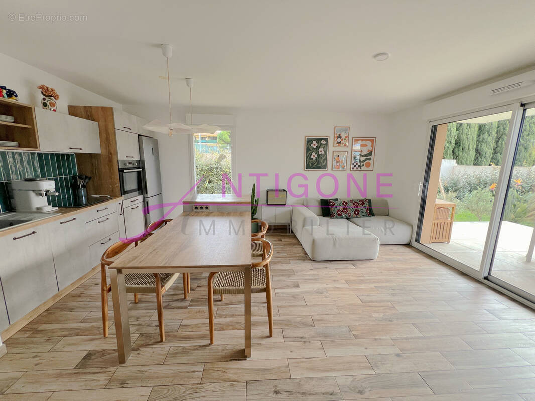 Appartement à SIX-FOURS-LES-PLAGES