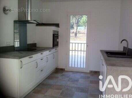 Photo 6 - Maison à LAMBESC