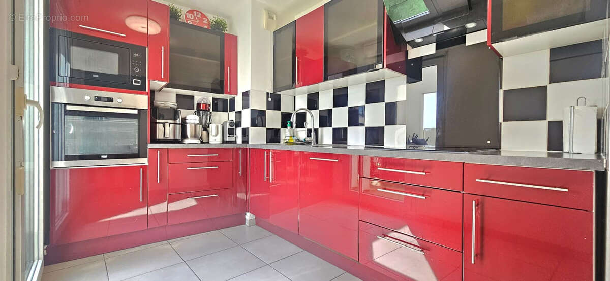 Vénissieux - Immeuble récent - Appartement 4 pièces 81 m² - photo 6