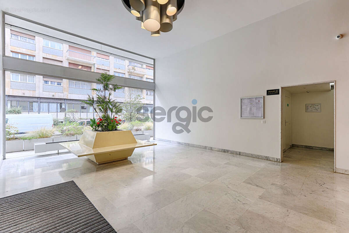 Appartement à PARIS-15E