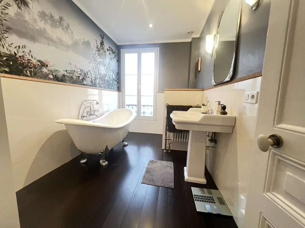 Appartement à PARIS-19E