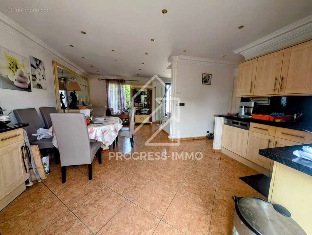 Maison à ORMESSON-SUR-MARNE