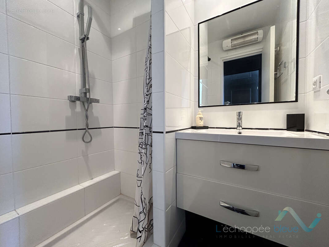 Appartement à COGOLIN