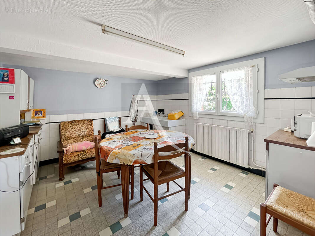 Maison avec dépendance et joli terrain - 3 chambres - photo 6