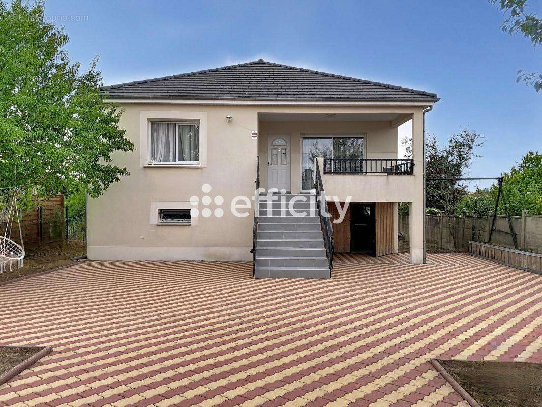 Maison 135 m² à Villemandeur  - photo 2