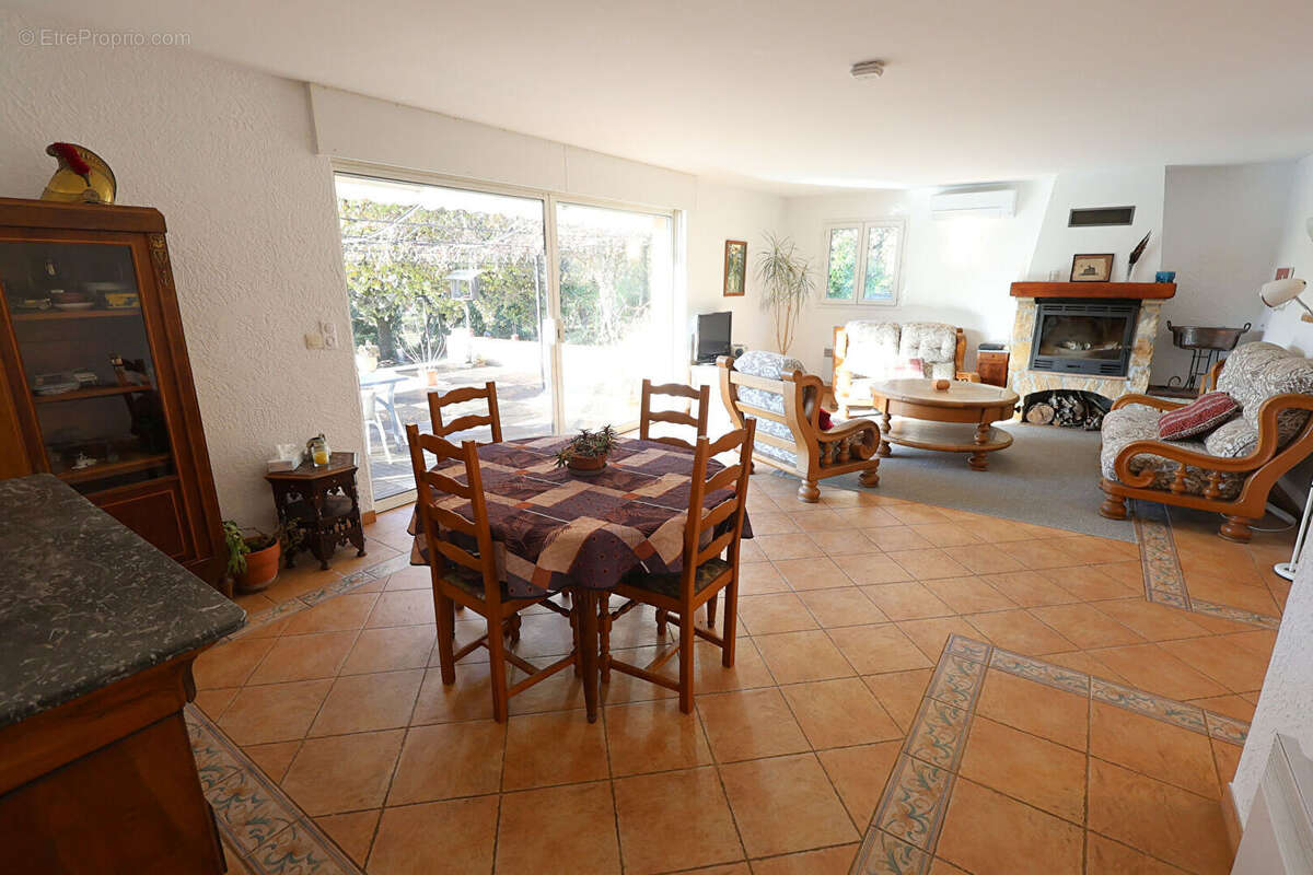 Maison à SAINT-CEZAIRE-SUR-SIAGNE