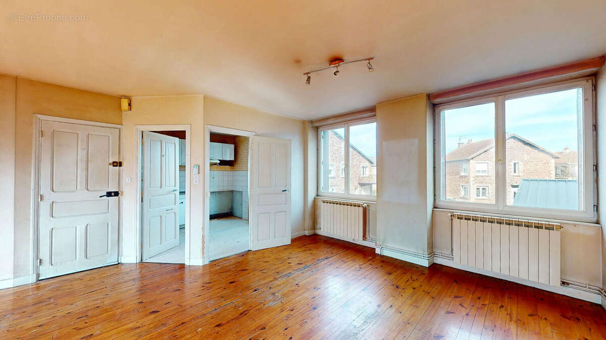 IMMEUBLE de 490 m² + garage - photo 8