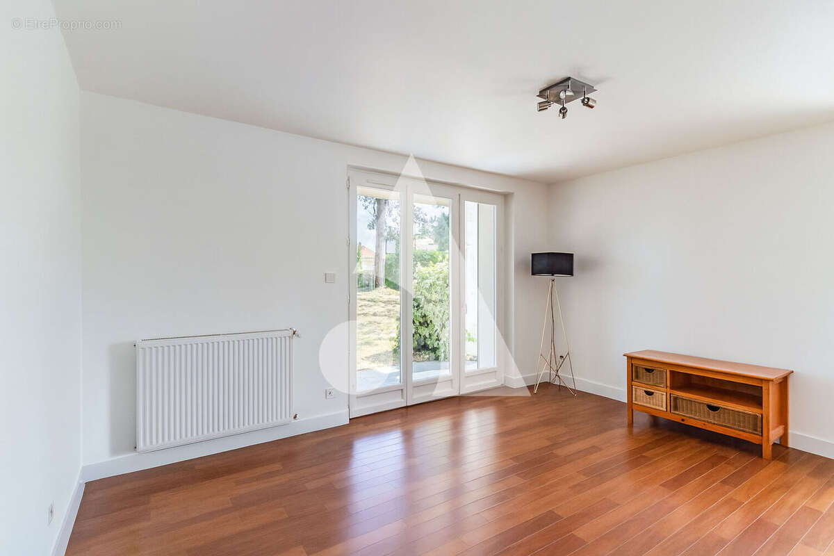 Maison à CHAZAY-D&#039;AZERGUES