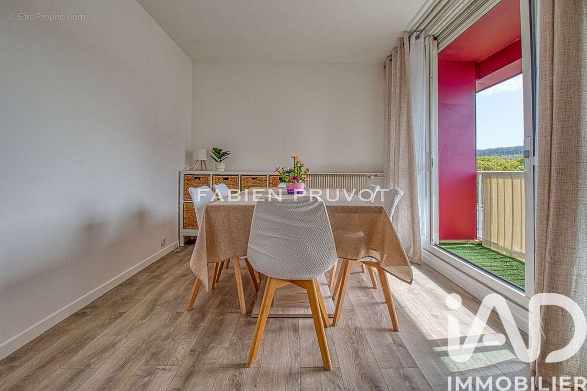 Photo 3 - Appartement à MONTIGNY-LES-CORMEILLES