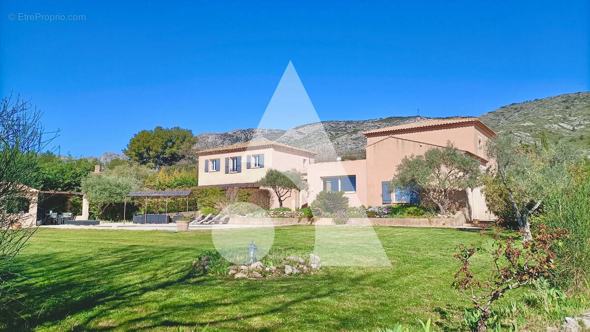 Maison à PUYLOUBIER