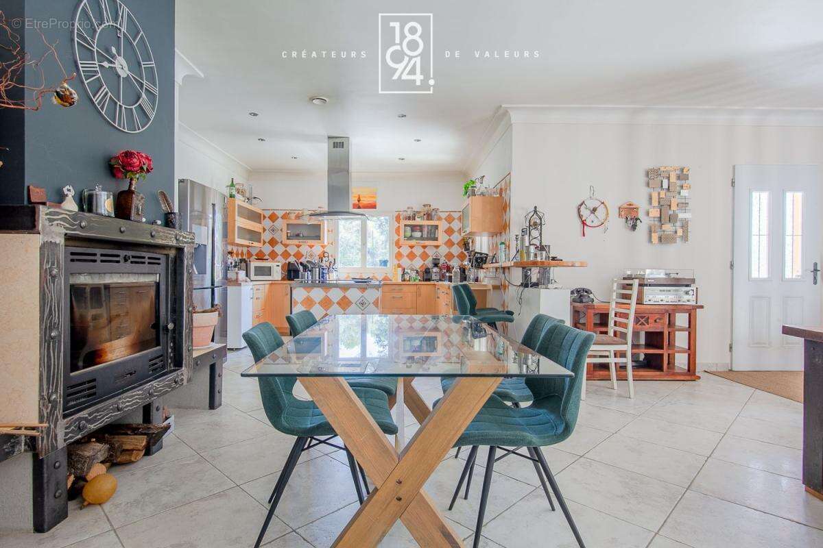 Maison familiale avec dépendance à la bastidonne - photo 8