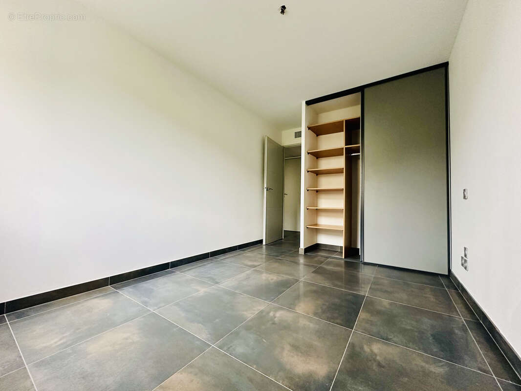 Appartement à LATTES