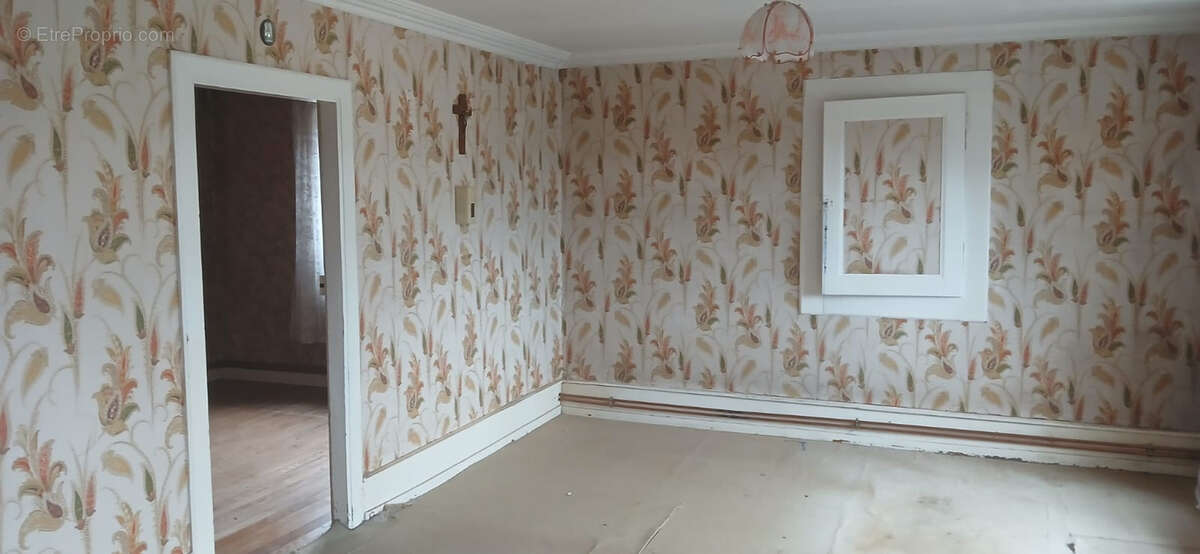 Maison à ROUGEGOUTTE