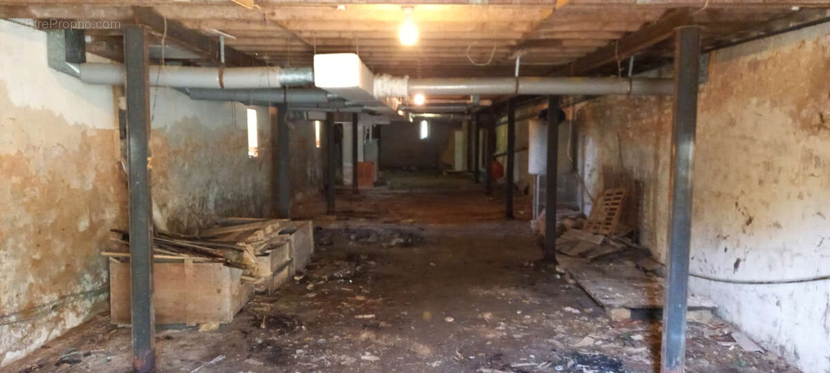 Maison pierre 7 pièces avec dépendance sur 1,13 hectare   Fort potentiel à rénover   Proche commodités - photo 19