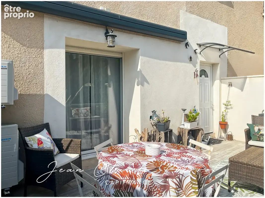Maison à GARONS