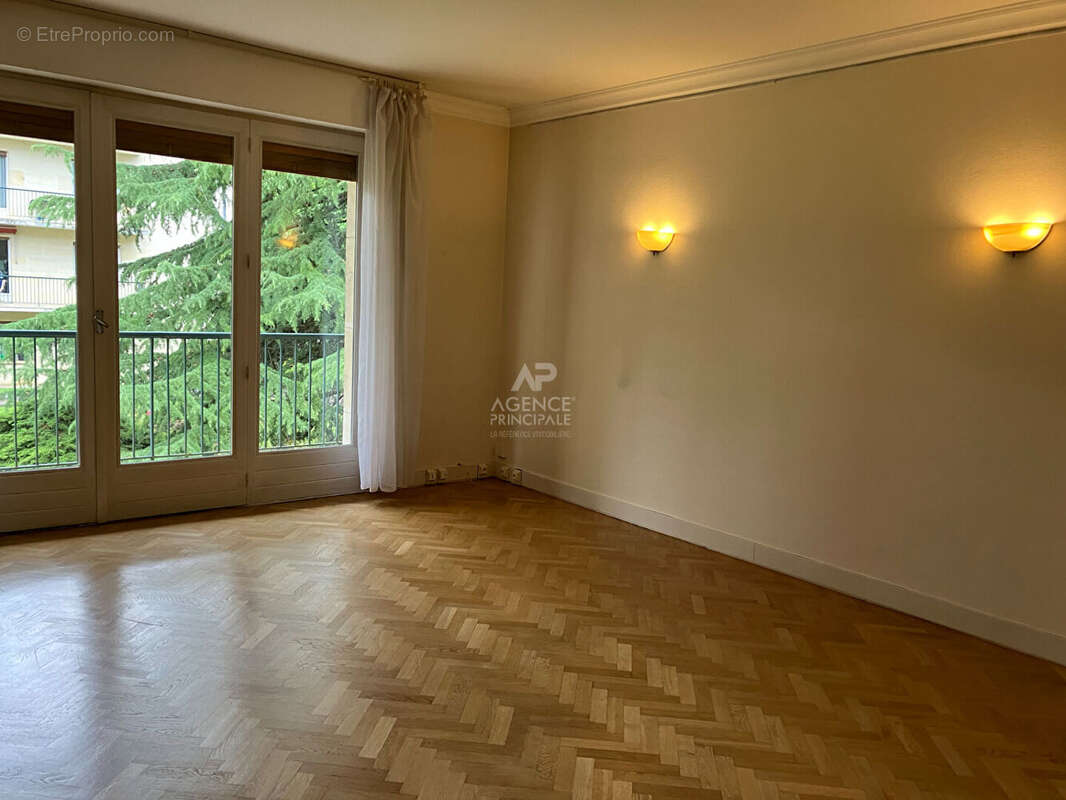Appartement à MAISONS-LAFFITTE
