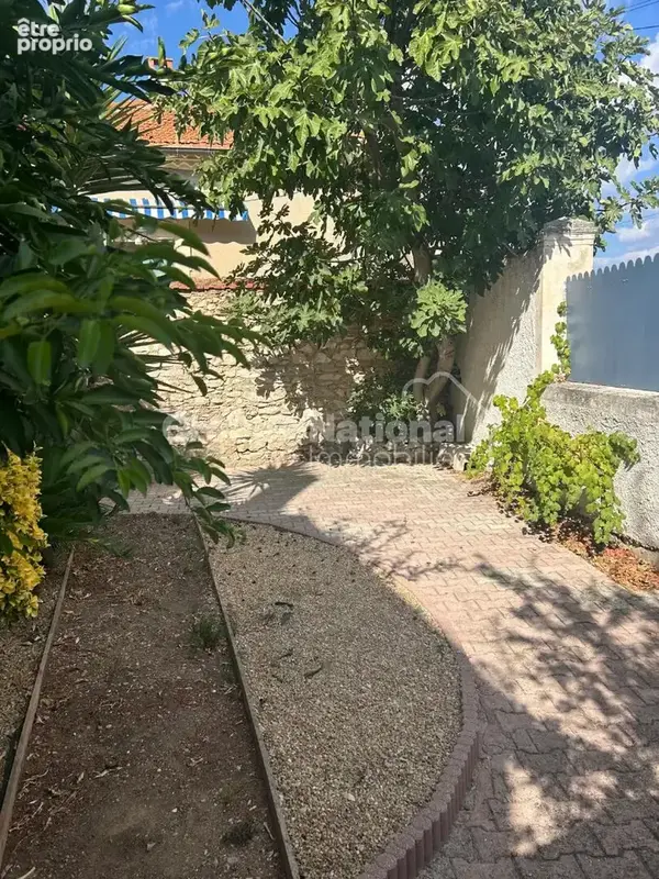 Nimes Quartier Hoche Faculté de médecine maison P3 avec cour et terrasse - photo 16