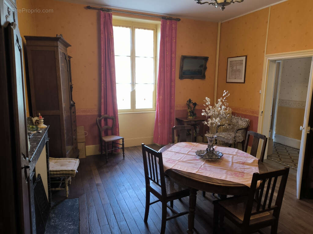 Maison à CHATILLON-EN-BAZOIS