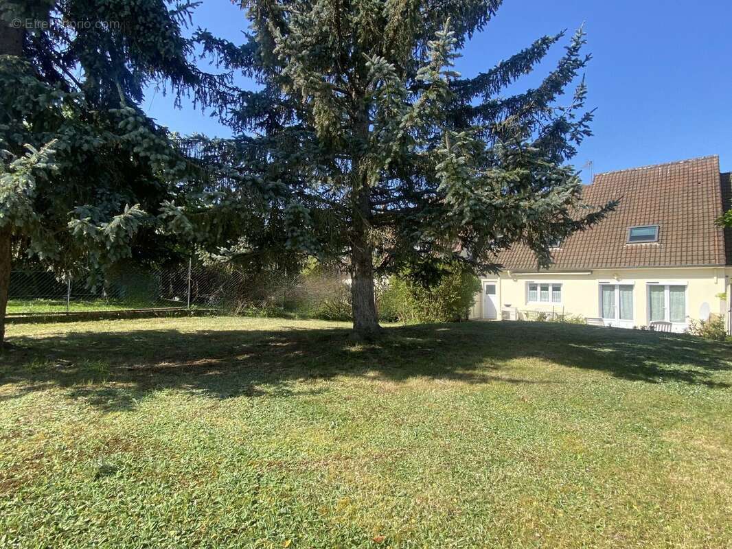 Maison 130 m² à Nogent-Le-Roi  - photo 2
