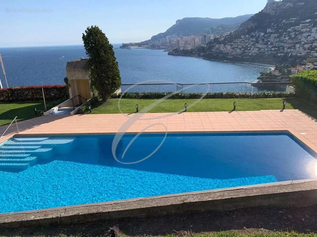 Appartement à ROQUEBRUNE-CAP-MARTIN