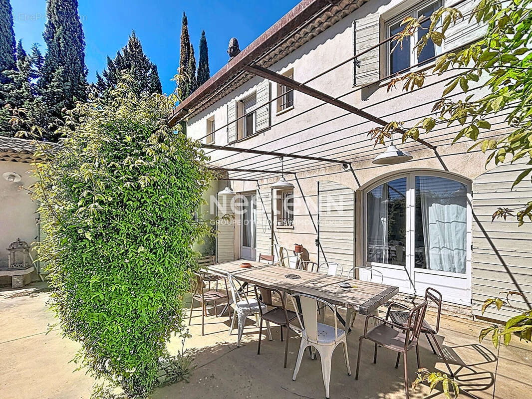Maison à VENTABREN