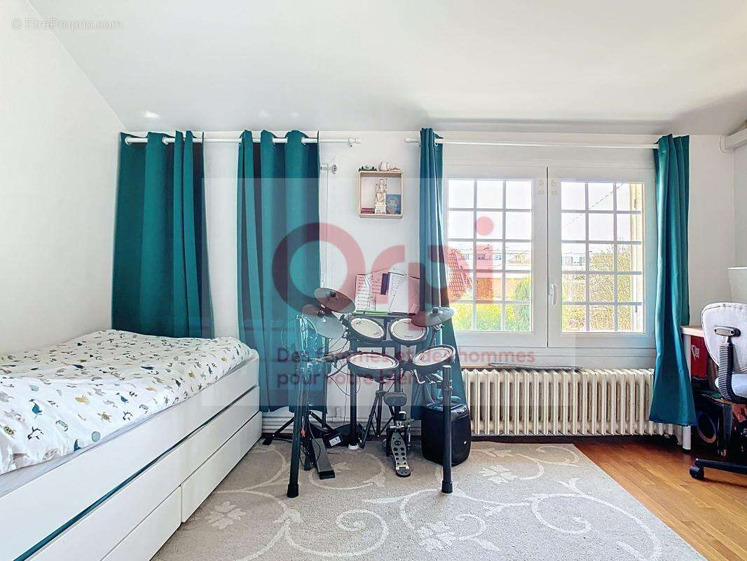 Maison à ISSY-LES-MOULINEAUX