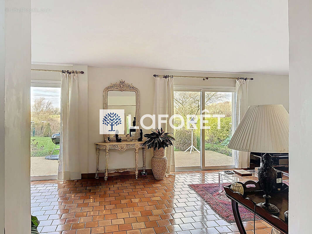 Maison avec sous-sol et vue sur la plaine de Versailles - photo 5