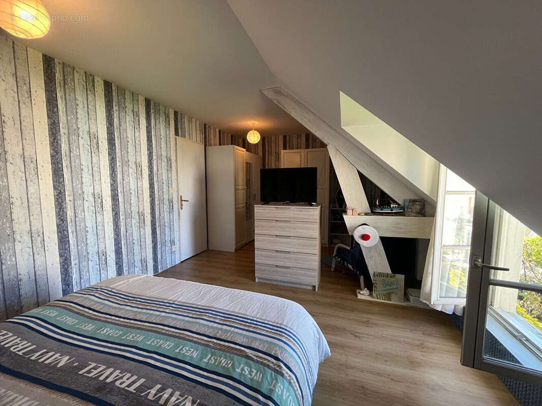 Maison à LES AIX-D'ANGILLON