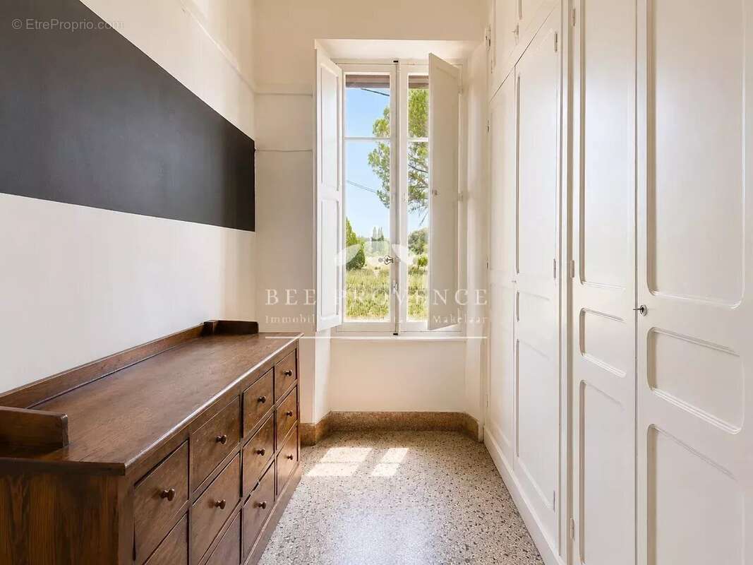 Propriété de caractère dans un cadre exceptionnel, offrant de nombreuses possibilités! - photo 8