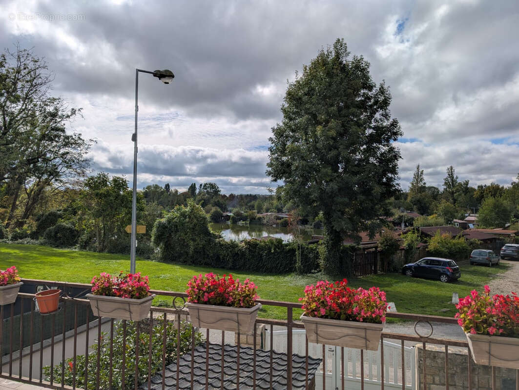 Appartement à BAULNE