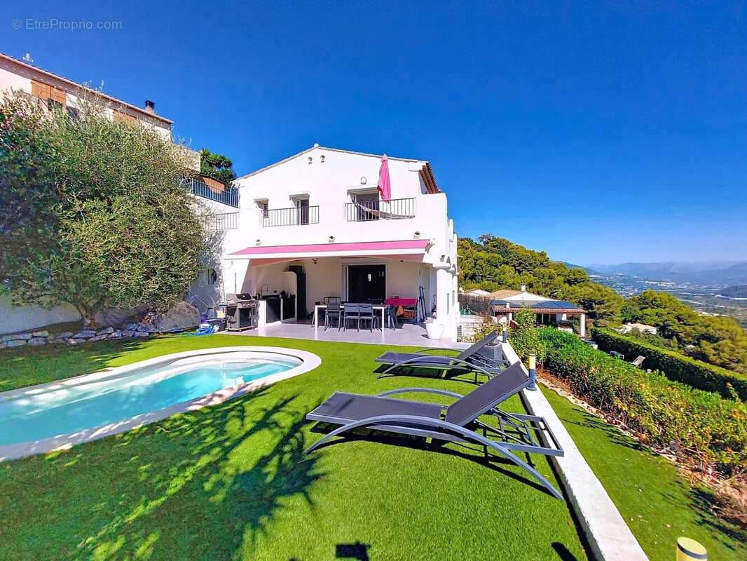 Maison à SAINT-LAURENT-DU-VAR