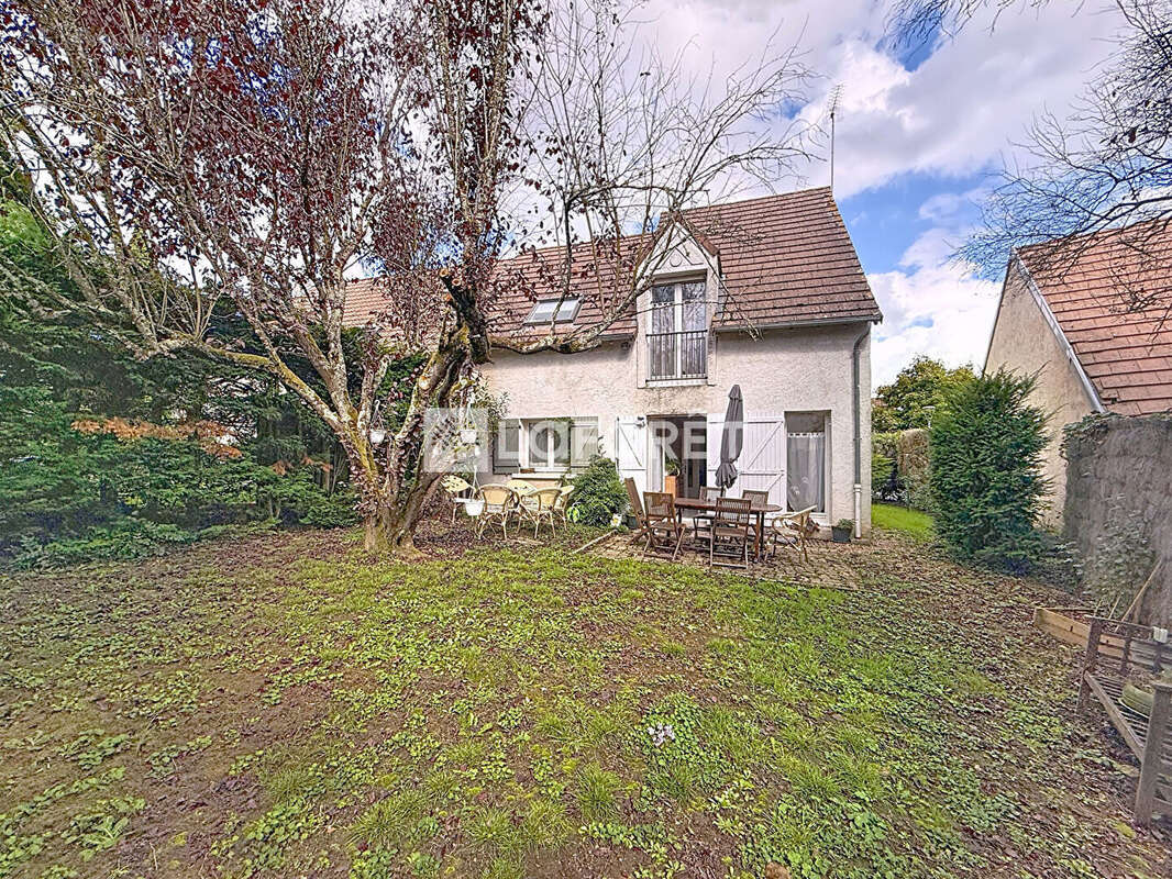 Maison à LA CHAUSSEE-SAINT-VICTOR