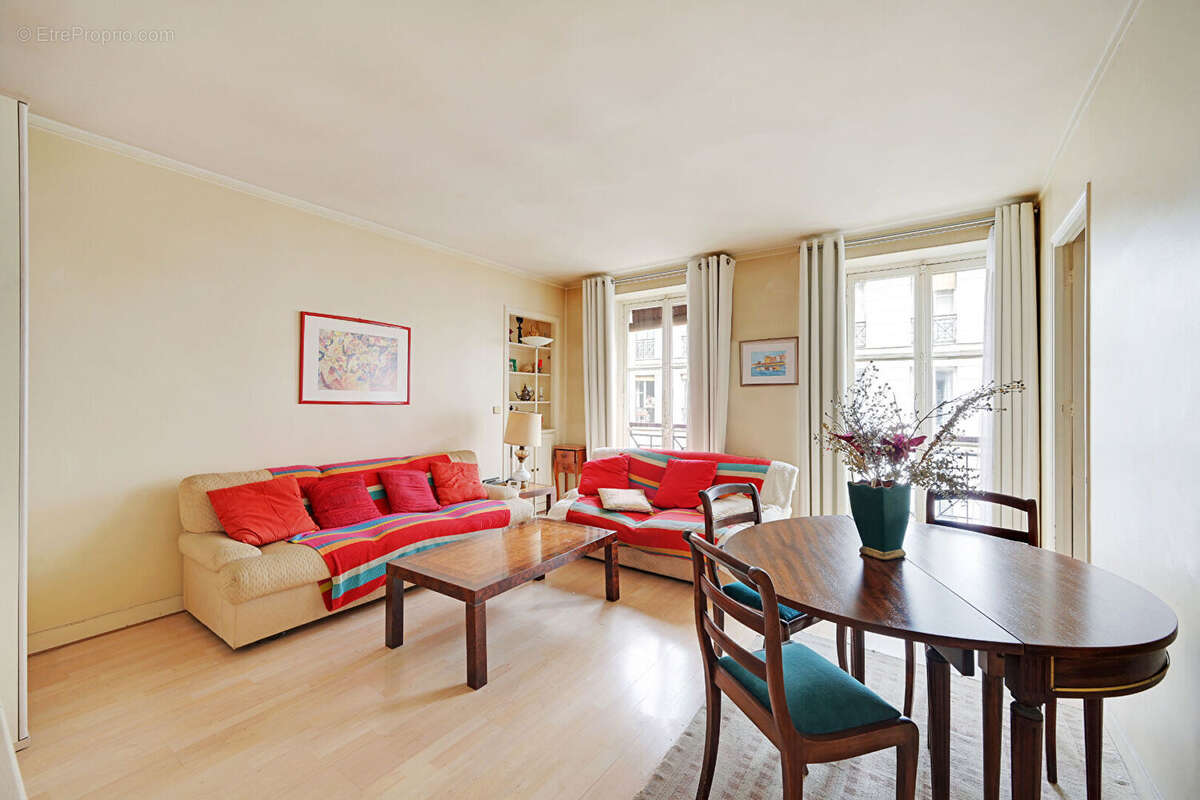Appartement à PARIS-11E