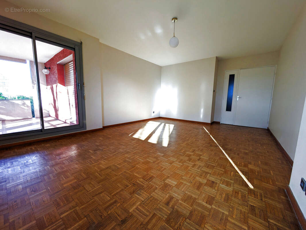 Appartement à PONT-SAINT-ESPRIT