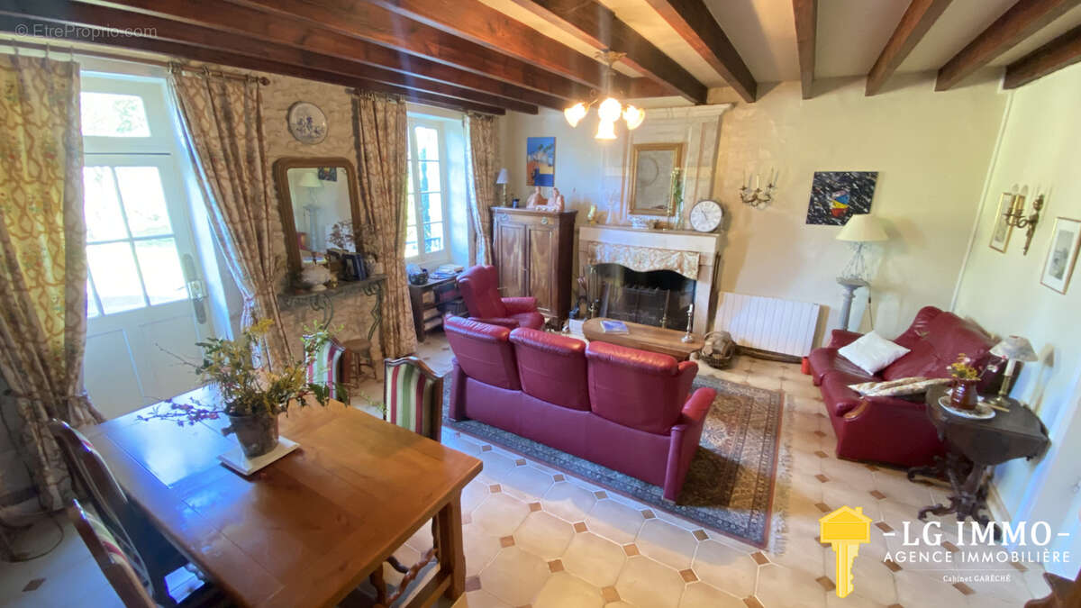 Maison à BOUTENAC-TOUVENT