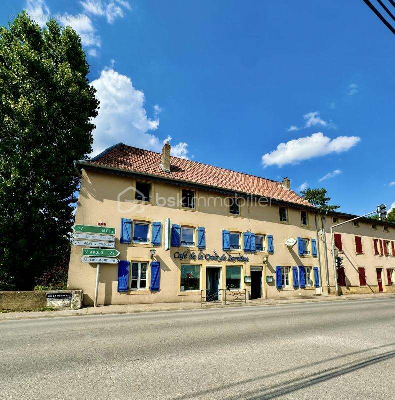 Appartement à COURCELLES-CHAUSSY