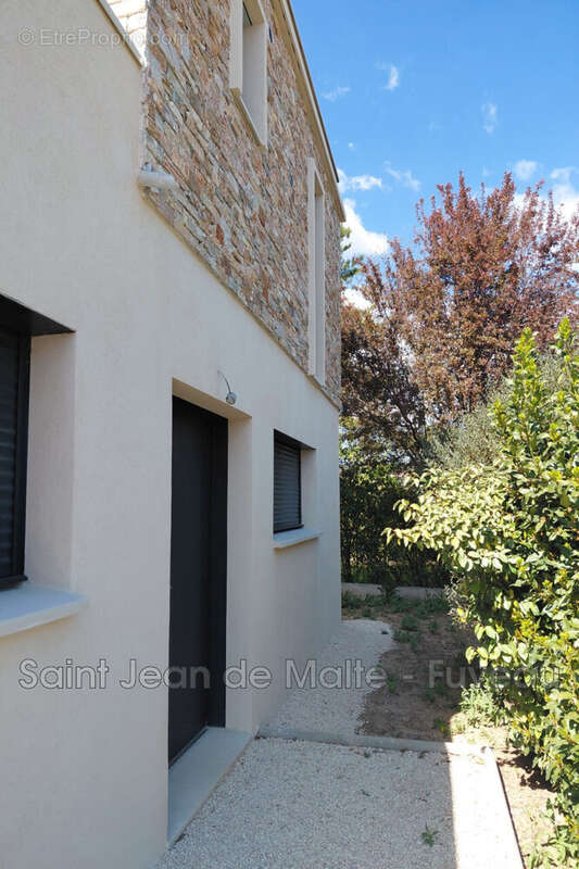 Maison à POURRIERES