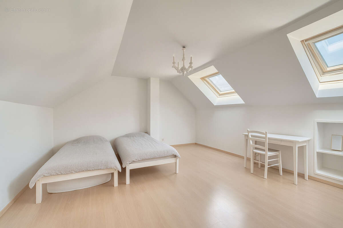 Maison à VOISINS-LE-BRETONNEUX