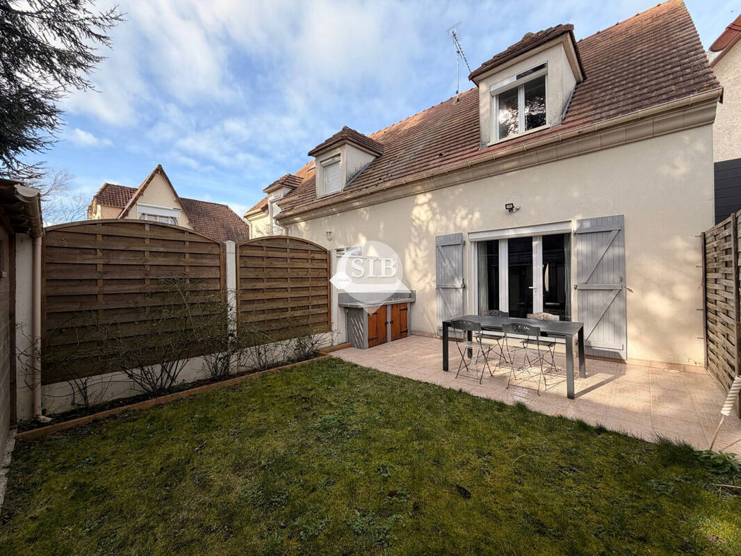 Maison à CHEPTAINVILLE