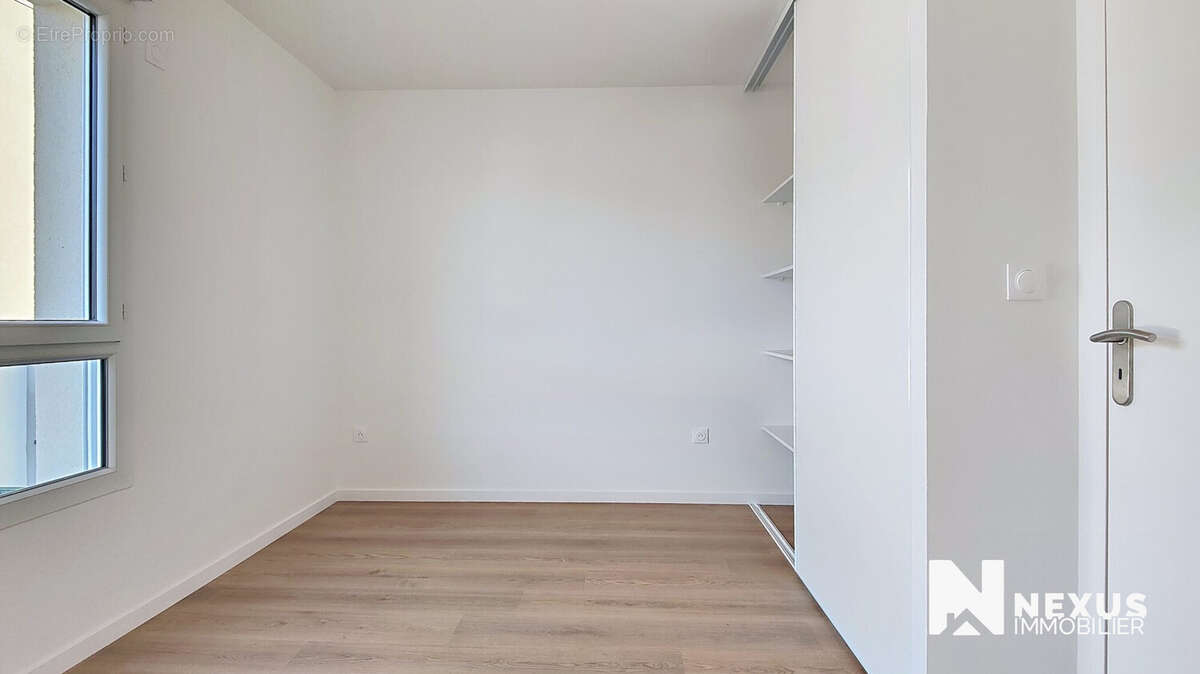 salle de bain sud-ouest 1er étage - Maison à SOTTEVILLE-LES-ROUEN