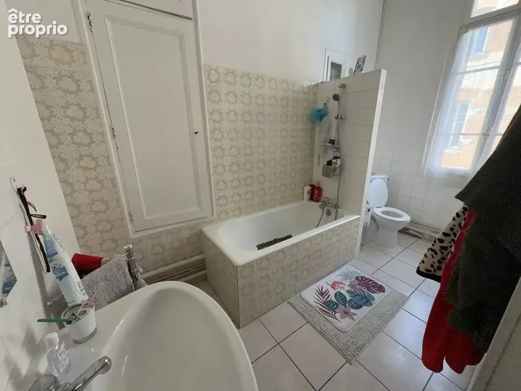 Immeuble de caractère, 3 apart, 1 local Ccial, garage 100 m2. - photo 8