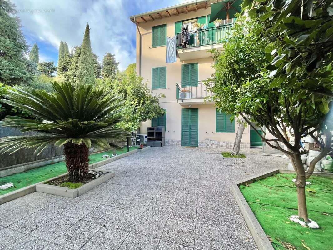 Appartement à MENTON