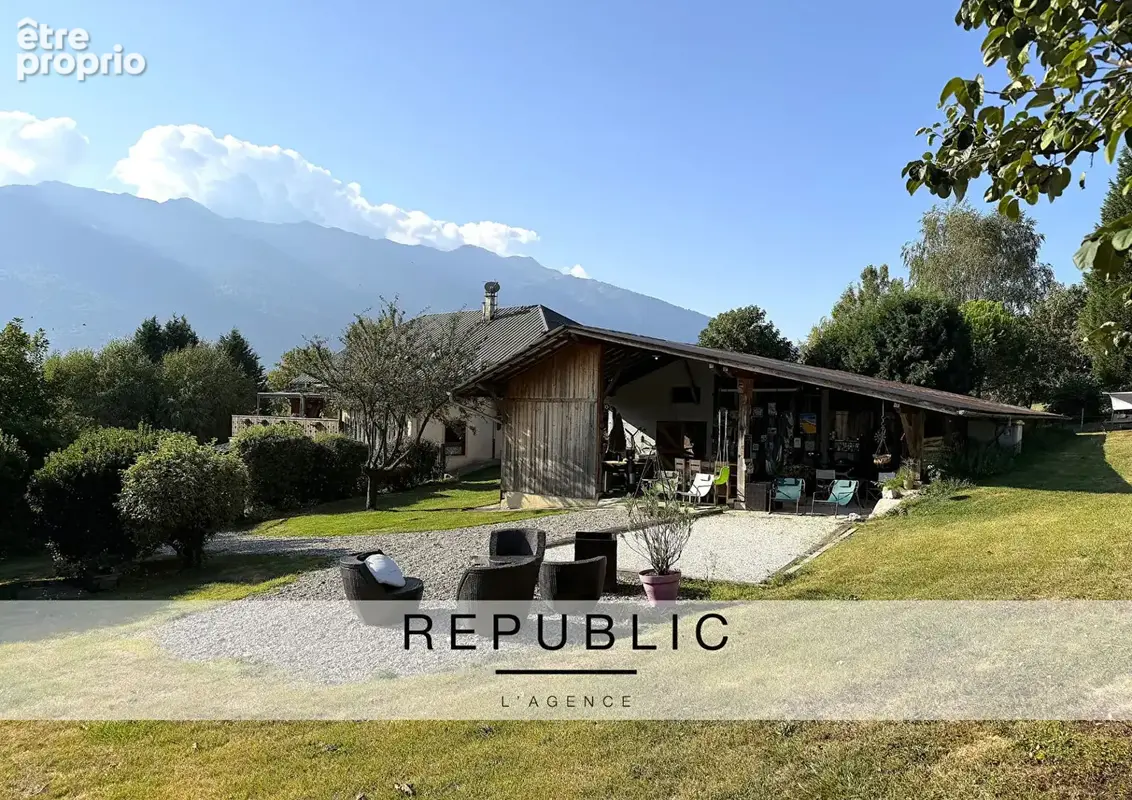 Maison Gilly Sur Isere 8 pièce(s) 231 m2 - photo 1