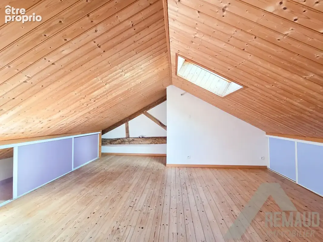 2.6 Km du Centre Ville - Appartement 82 m² avec terrasse et garages - photo 9