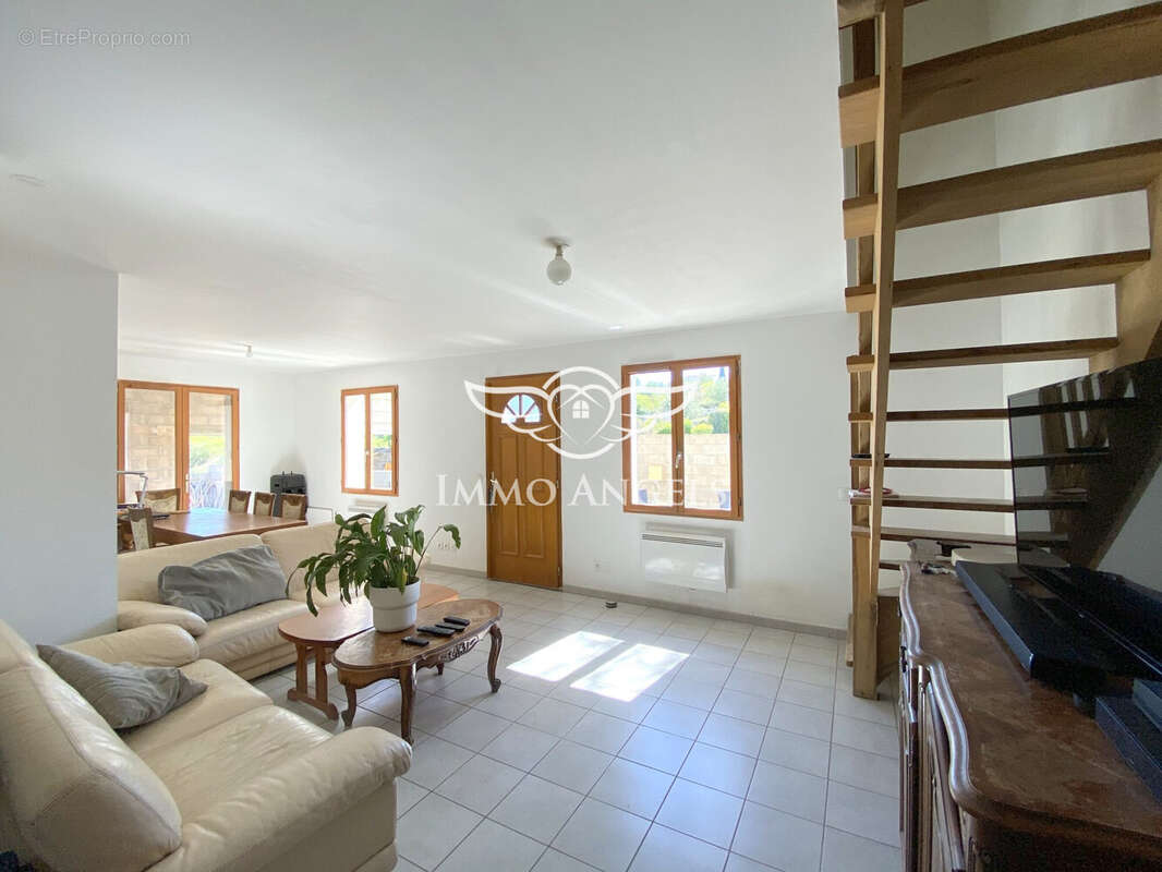 Maison à COURNONSEC