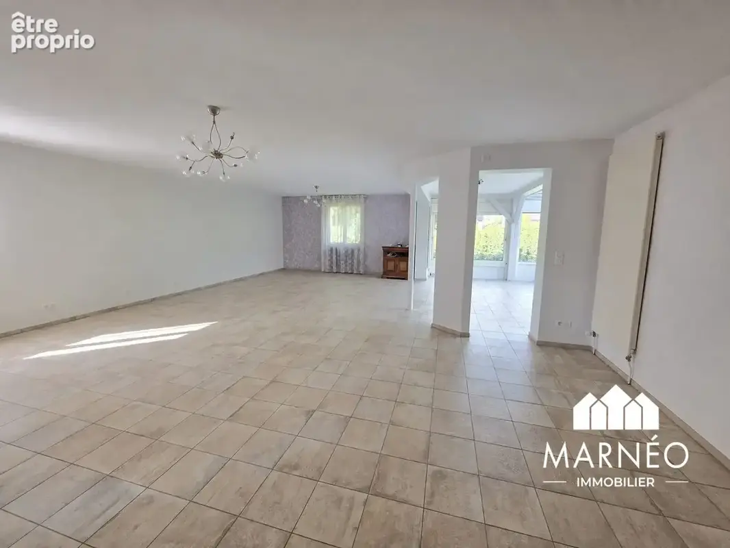 Maison 6 pièces 185 m² à vendre à Chalons-En-Champagne (51000) - photo 2