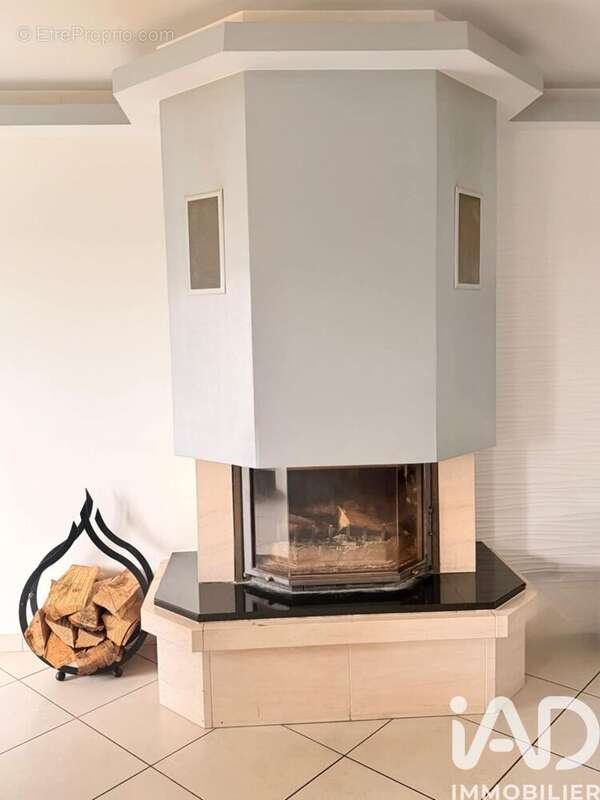 Photo 4 - Maison à VALLANGOUJARD