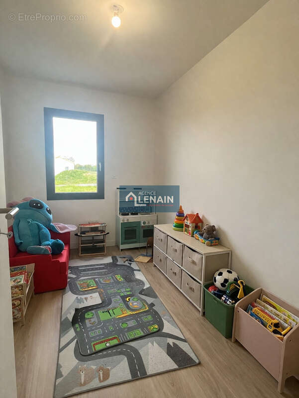 Maison à SAINT-GEORGES-DES-GARDES