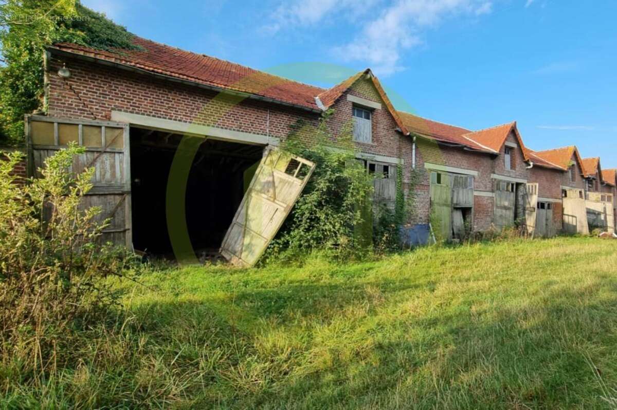 Maison à LE PLESSIER-ROZAINVILLERS